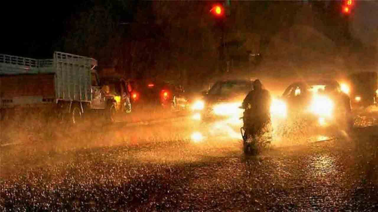Hyd Rains | హైదరాబాద్‌ జంటనగరాల్లో మళ్లీ వర్షం.. అప్రమత్తంగా ఉండాలన్న పోలీసులు..!