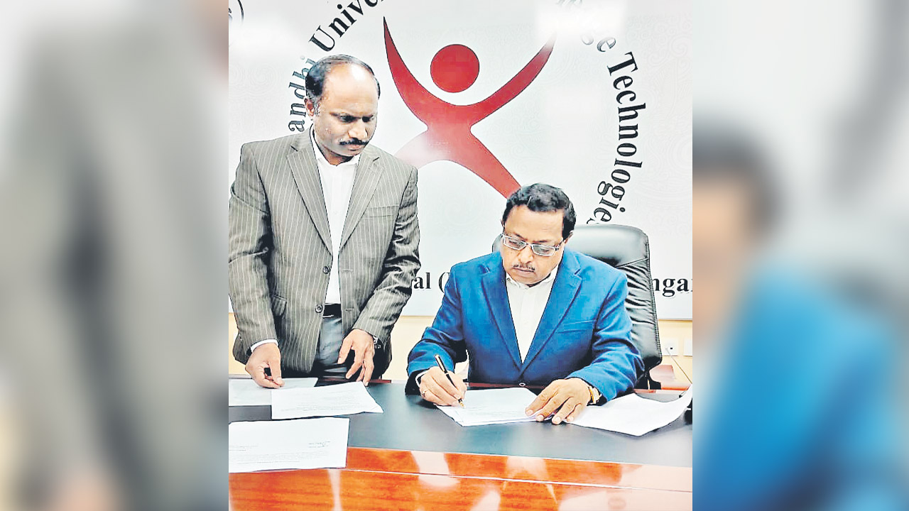 ట్రిపుల్‌ఐటీ ఇన్‌చార్జి వీసీగా వెంకటరమణ