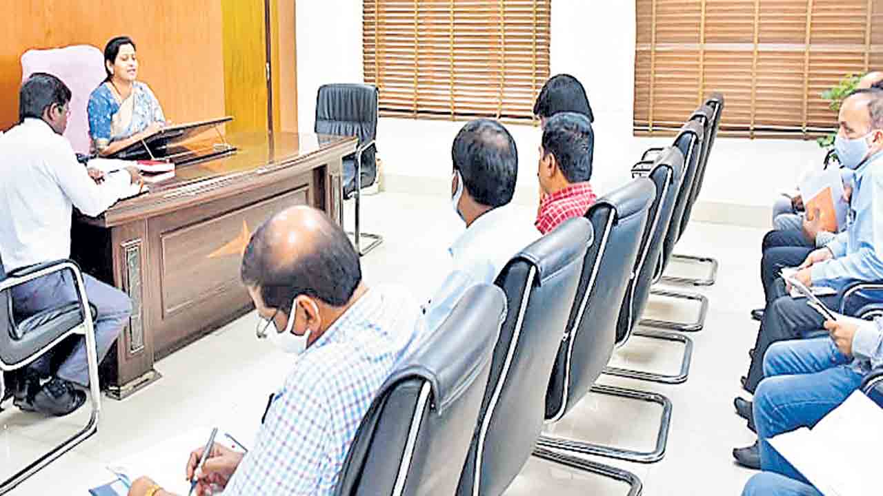 వ్యాధులు ప్రబలకుండా చర్యలు చేపట్టండి