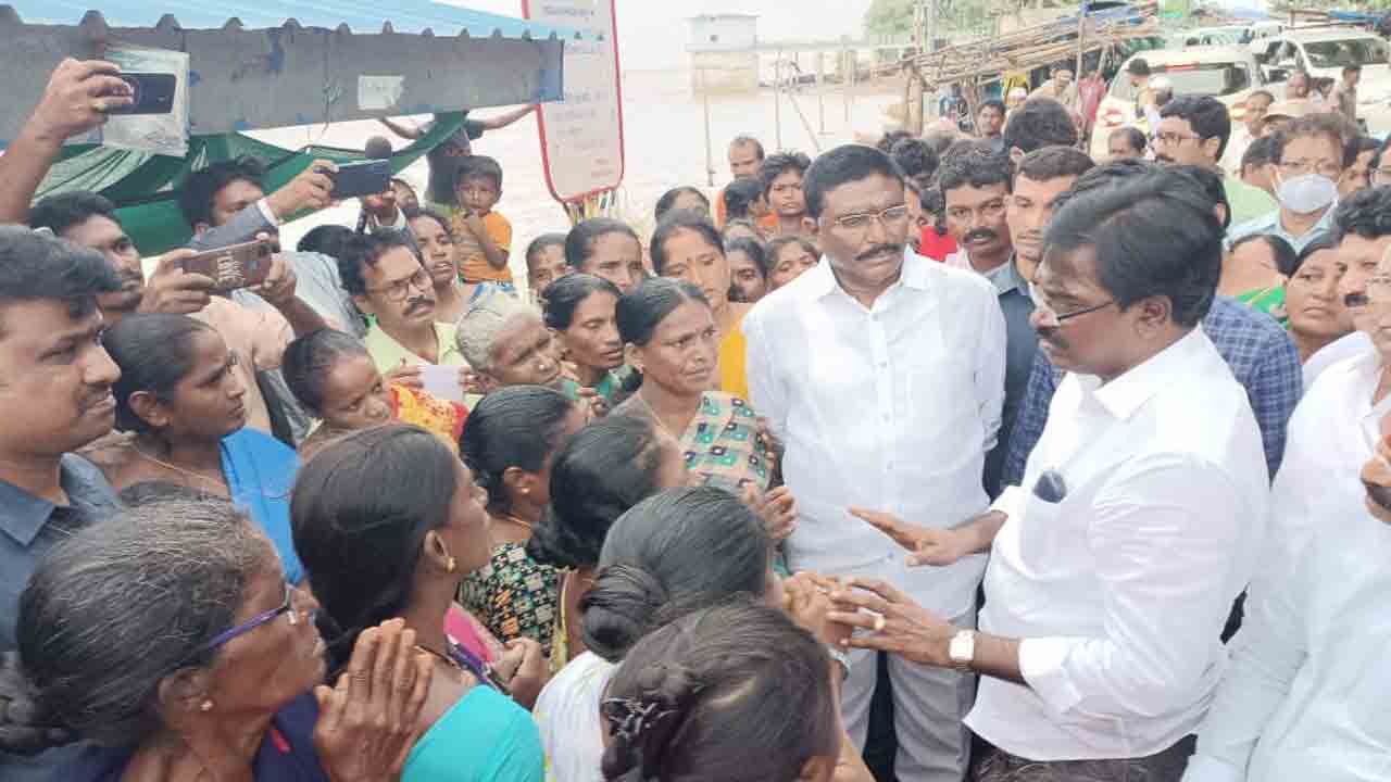 బాధితులకు భరోసా..