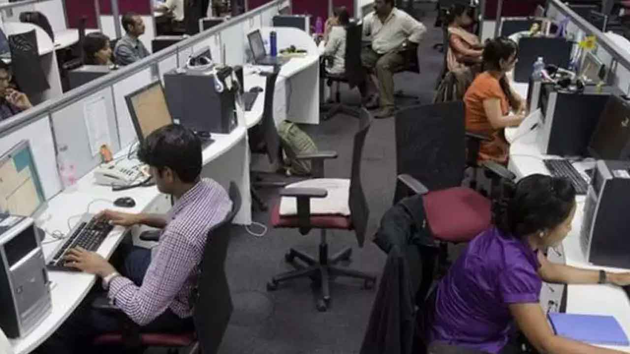 Attritions in IT Sector | అట్రిక్ష‌న్ల‌తో ఐటీ దిగ్గ‌జాలు విల‌విల‌.. త‌గ్గిన మార్జిన్లు.. అస‌లేమైంది!