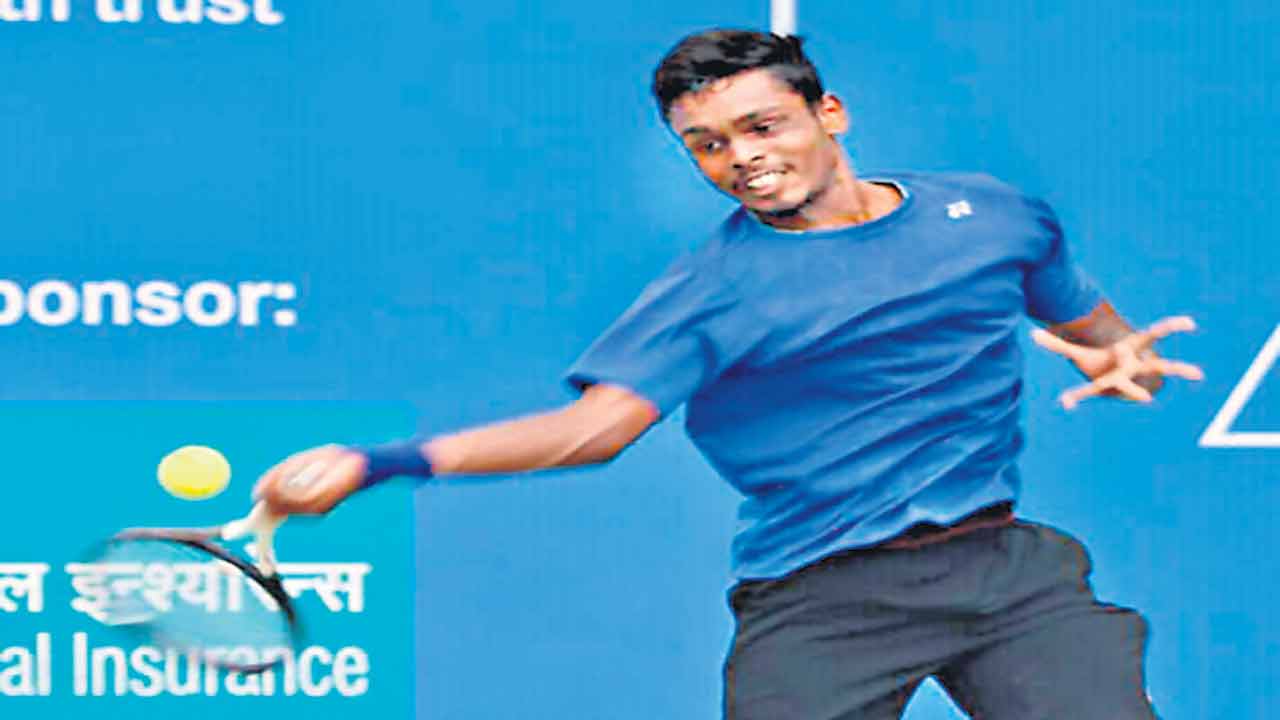 సెమీస్‌లో కార్తీక్‌ జోడీ