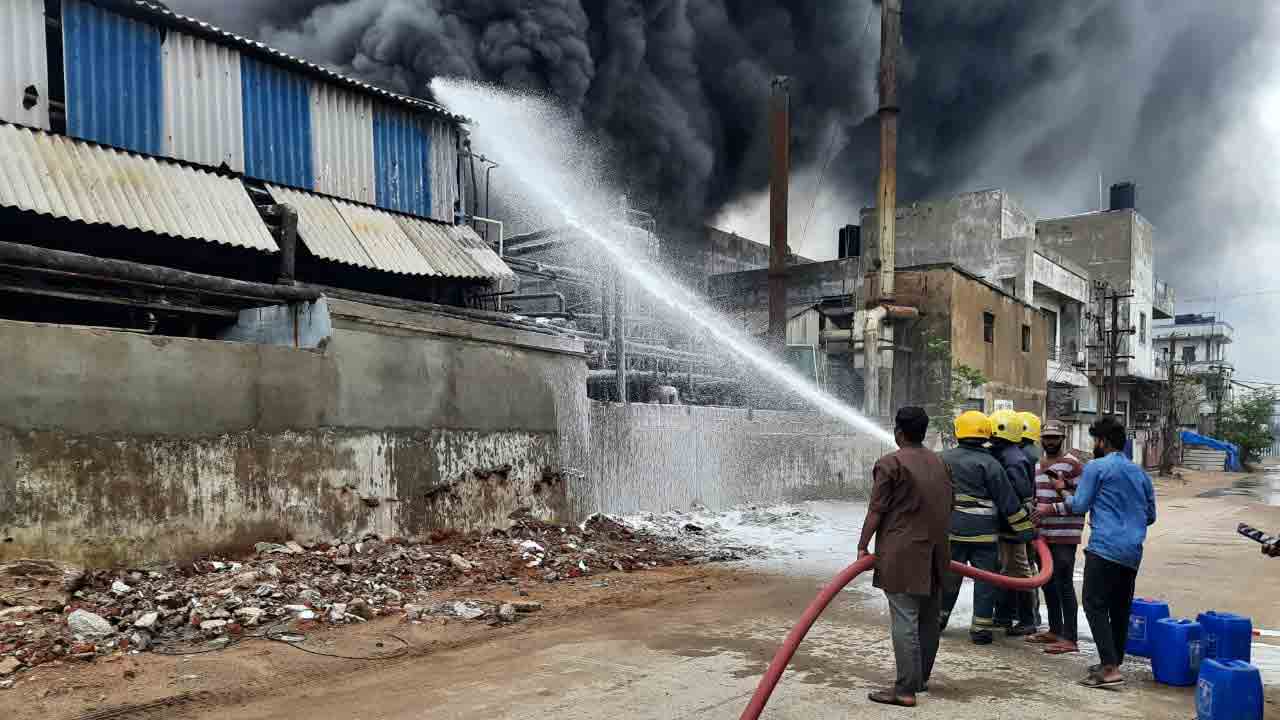 జీడిమెట్ల పారిశ్రామిక‌వాడలో భారీ అగ్నిప్ర‌మాదం