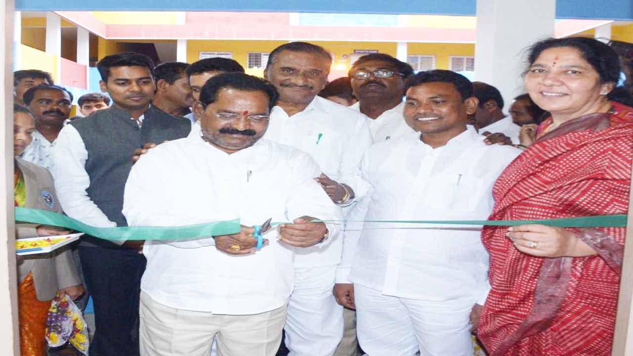 విద్యకు అధిక ప్రాధాన్యం