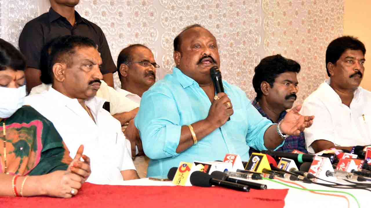 బండి.. బడాయి ఆపు