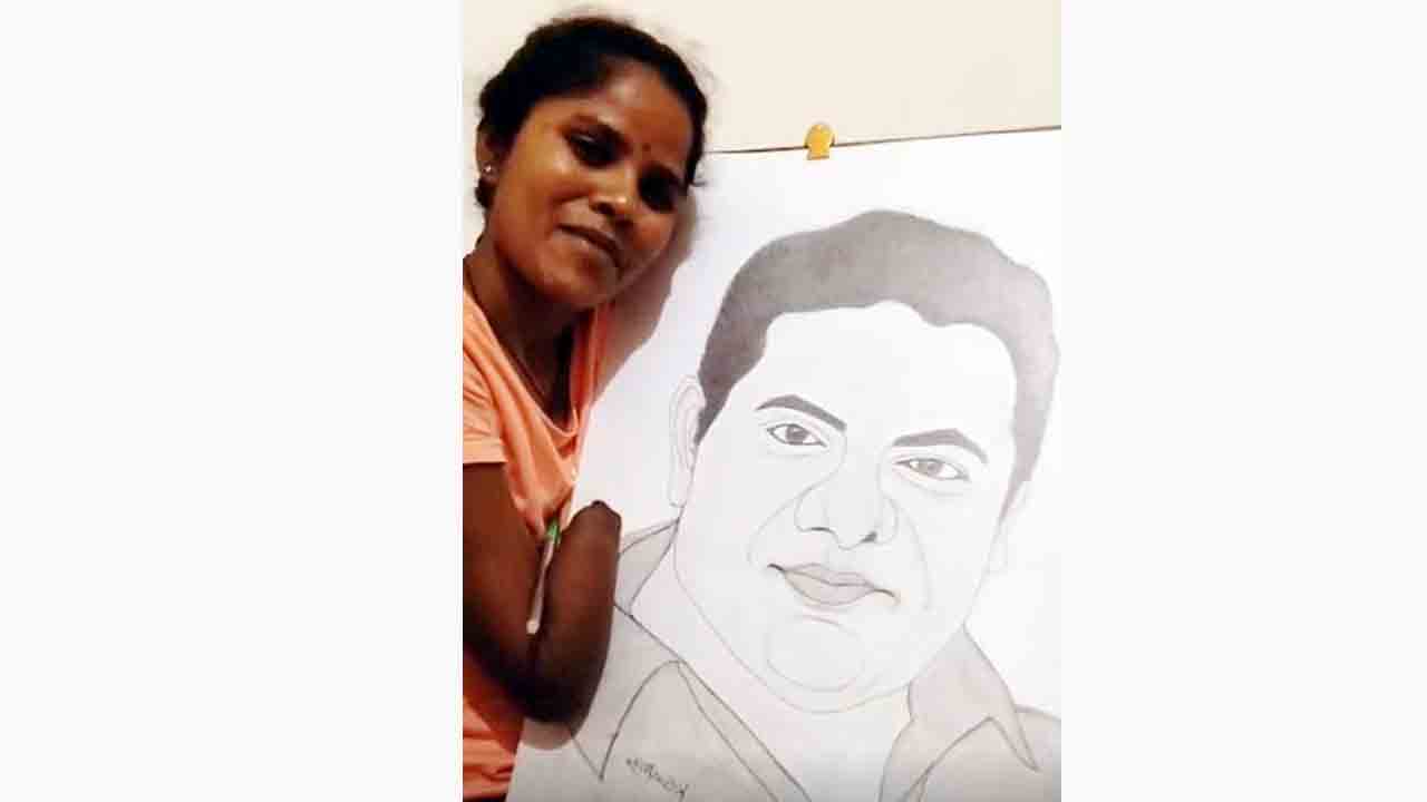 కేటీఆర్కు అపురూప కానుక