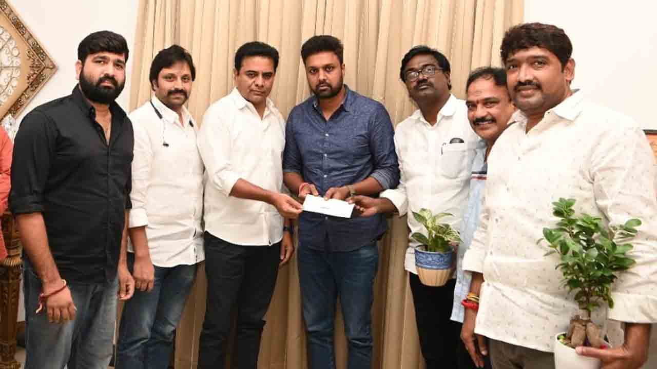 వ‌ర‌ద స‌హాయ చ‌ర్య‌ల‌కు రూ. 2 ల‌క్ష‌లు విరాళం.. హీరో ఉద‌య్ శంక‌ర్‌కు మంత్రి కేటీఆర్ అభినంద‌న‌లు