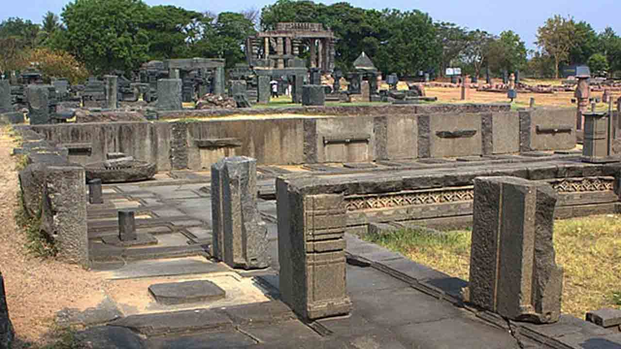 ఏడు కోటలు.. ఏడు రోజులు