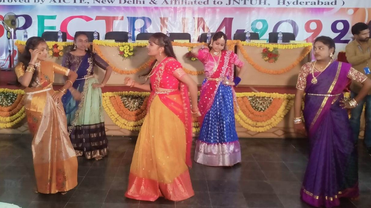 విద్యార్థులు నైపుణ్యాన్ని పెంపొందించుకోవాలి