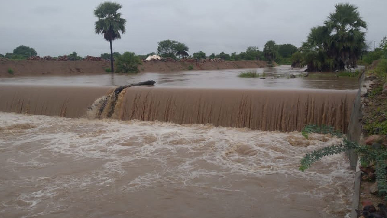 దంచికొట్టిన వాన