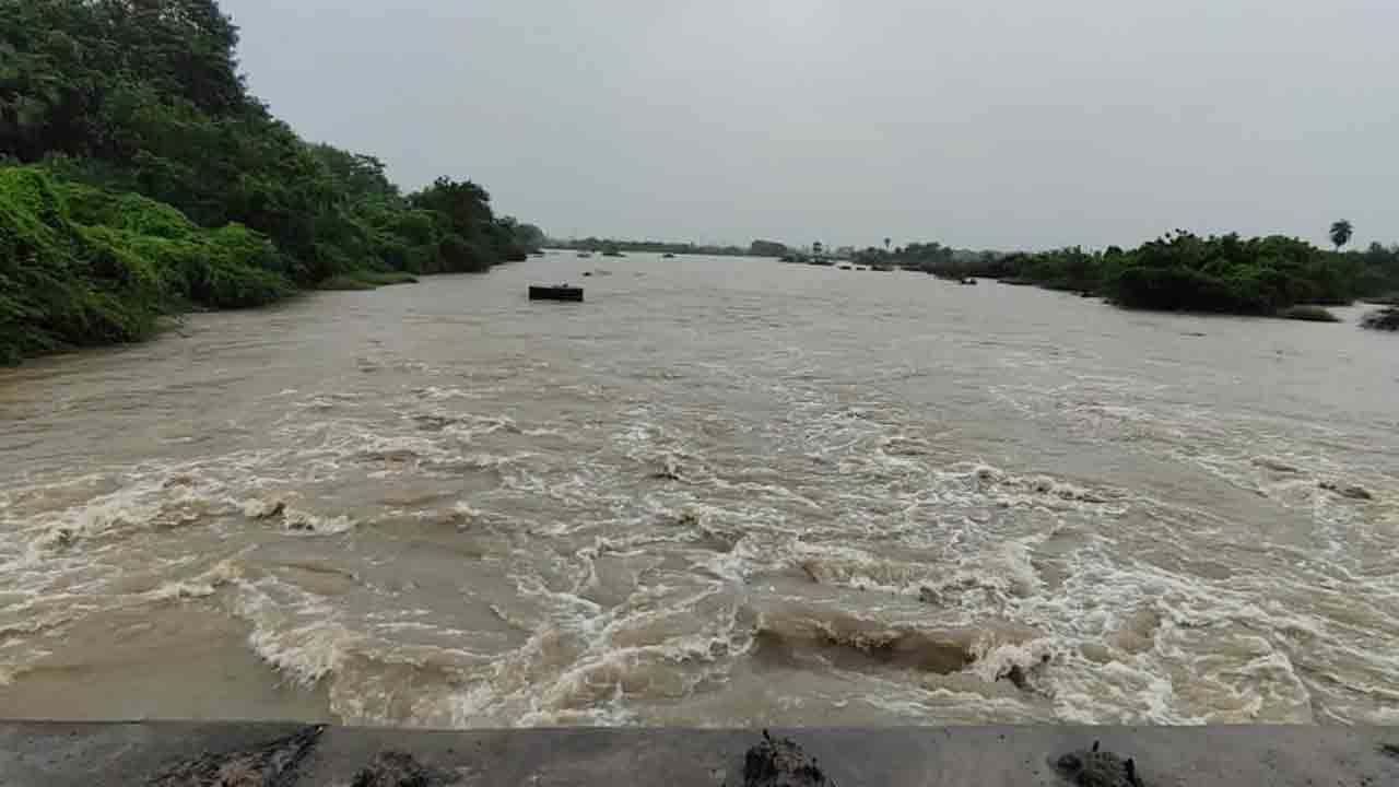 స్తంభించిన జనజీవనం