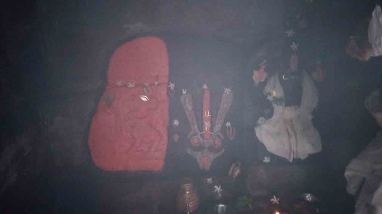 ఆలయాల్లో ‘తొలి’ సందడి