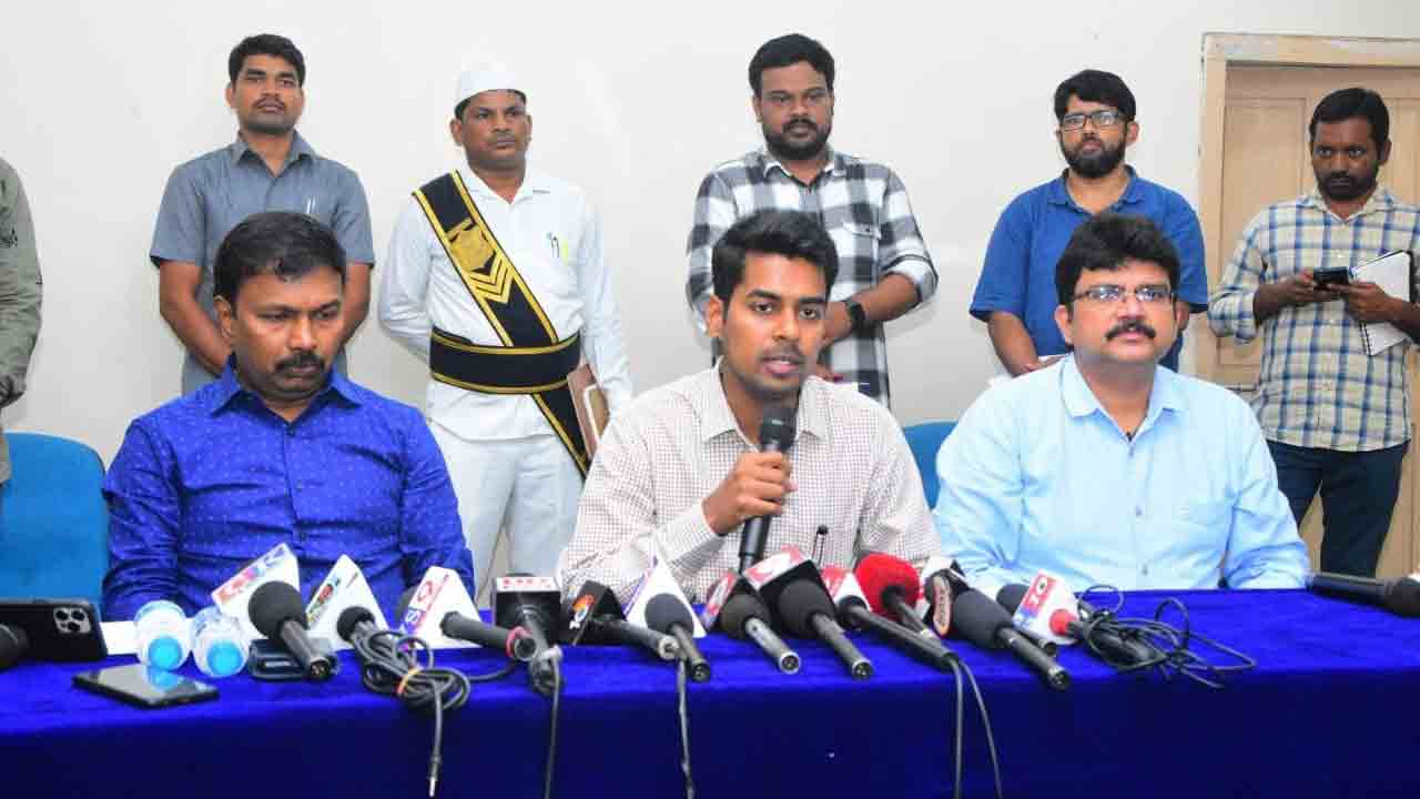 పారిశుధ్యం, వైద్య సేవలపై..ప్రత్యేక దృష్టి