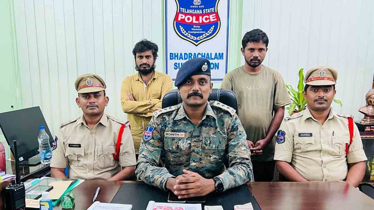 మావోయిస్టు సానుభూతిపరుల అరెస్ట్‌