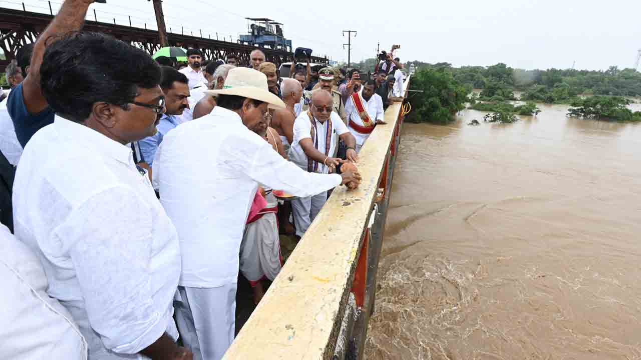 ముంపు బాధితులకు ఆపన్నహస్తం