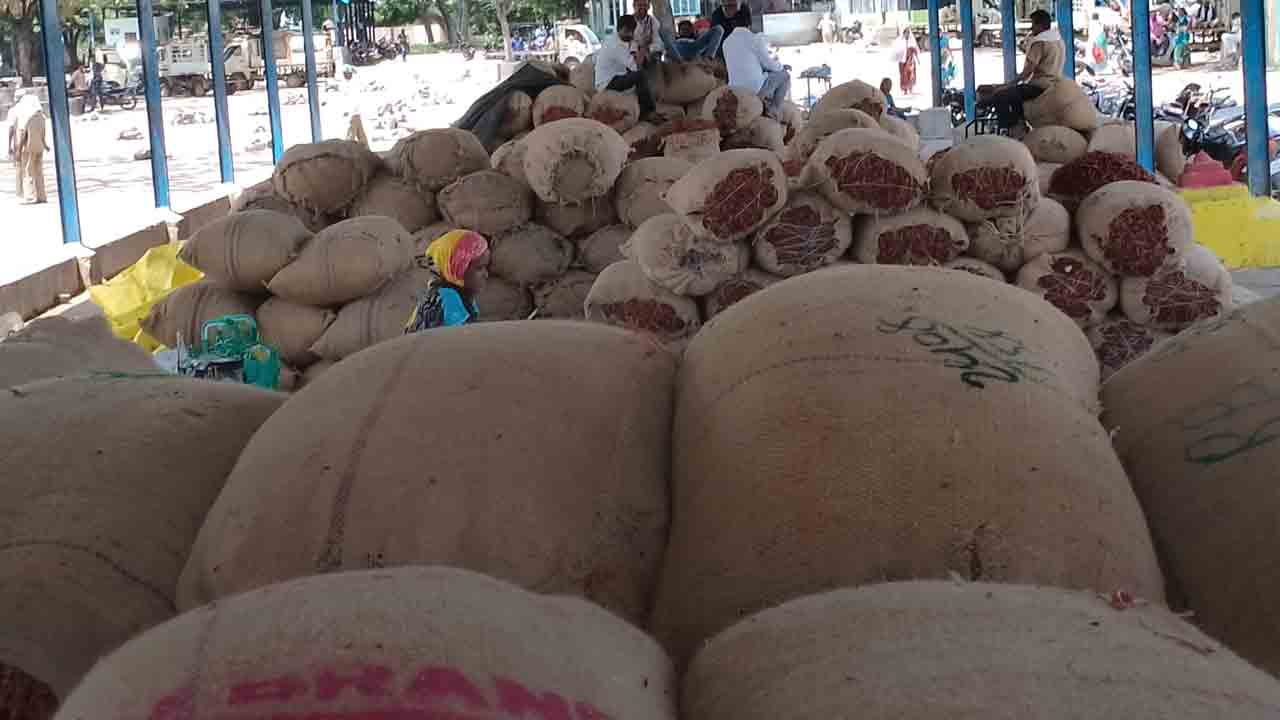 ఏసీ మిర్చి@రూ.24 వేలు