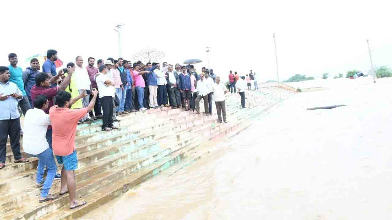 గోదావరి వరద తగ్గే వరకూ.. గ్రామాలు ఖాళీ చేయాలి
