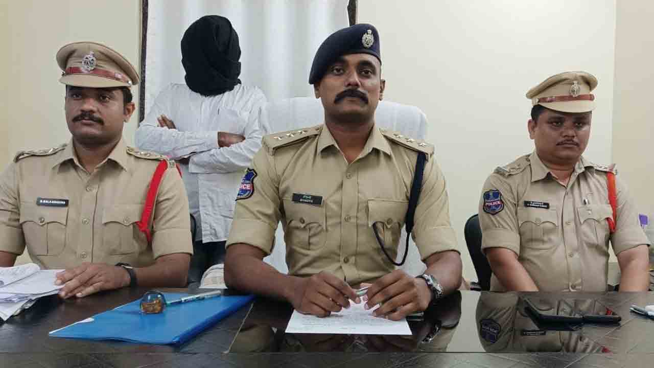 పగబట్టాడు.. చంపేశాడు