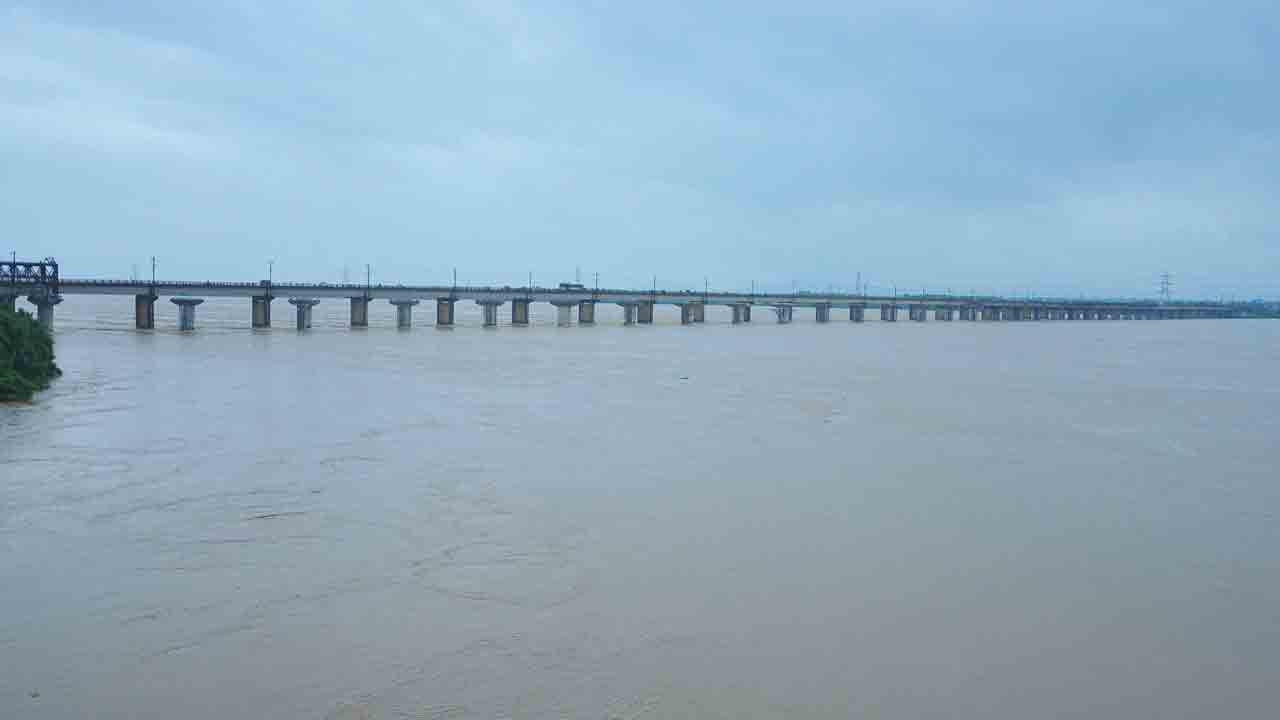 ఉగ్ర గోదావరి