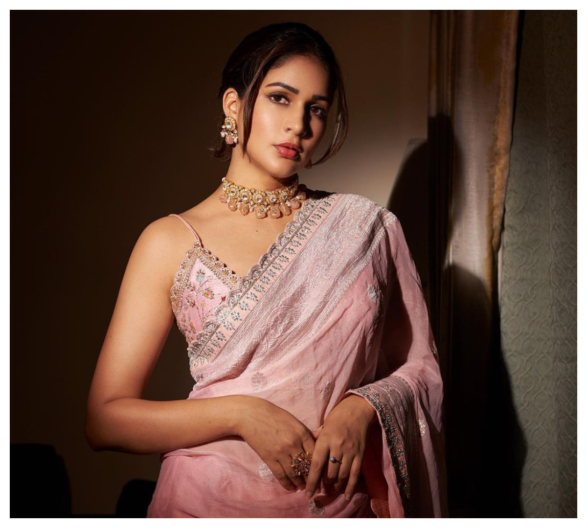 Lavanya Tripathi | గులాబీ రంగు చీరలో గుబాళిస్తున్న లావ‌ణ్య త్రిపాఠి..