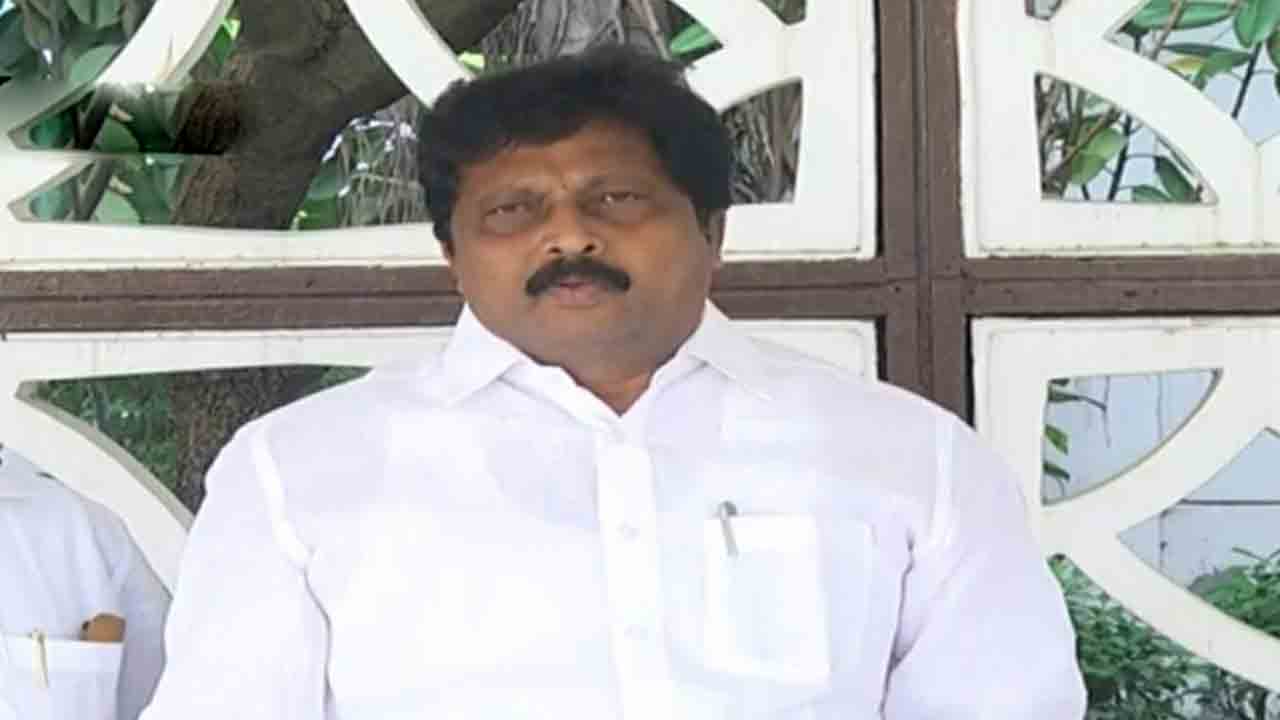 కోమ‌టిరెడ్డివి మైండ్ గేమ్ రాజ‌కీయాలు : ఎంపీ బ‌డుగుల లింగ‌య్య‌