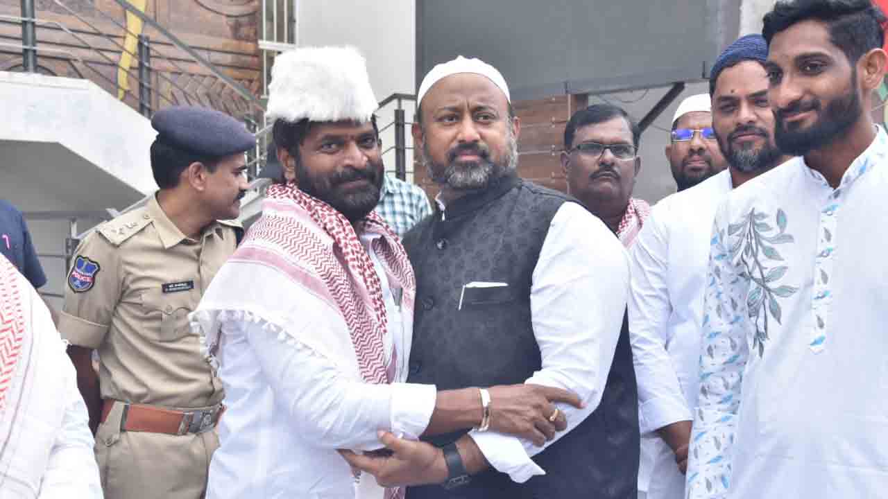 ముస్లిం సోదరులకు మంత్రి శ్రీనివాస్ గౌడ్ బక్రీద్ శుభాకాంక్షలు