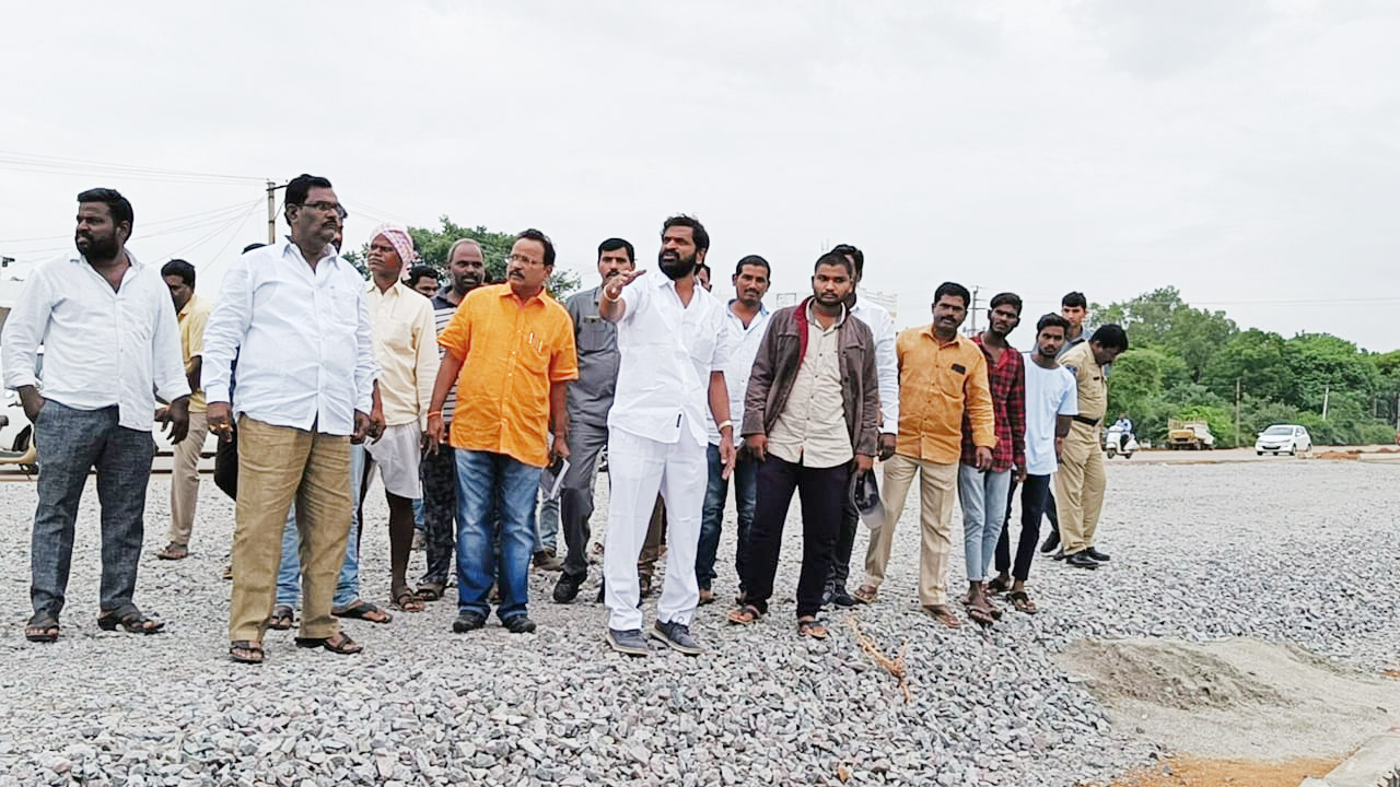 హైవే పనులు త్వరగా పూర్తి చేయాలి