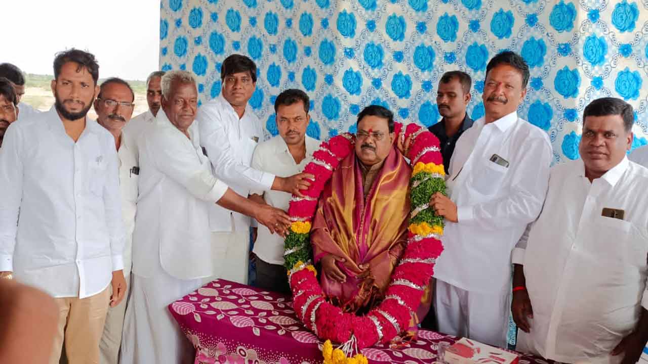 పారిశ్రామిక అభివృద్ధికి కృషి