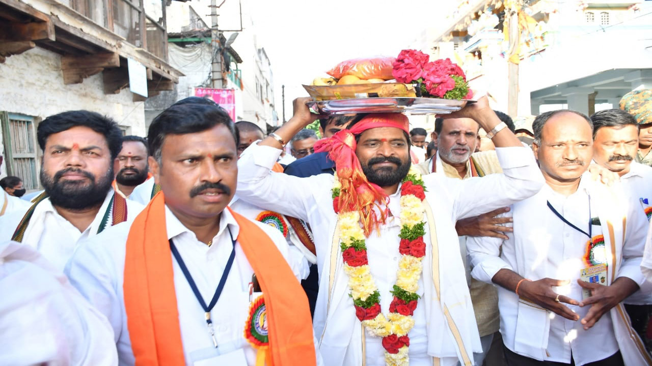 రోజూ 18గంటలు చదవాలి