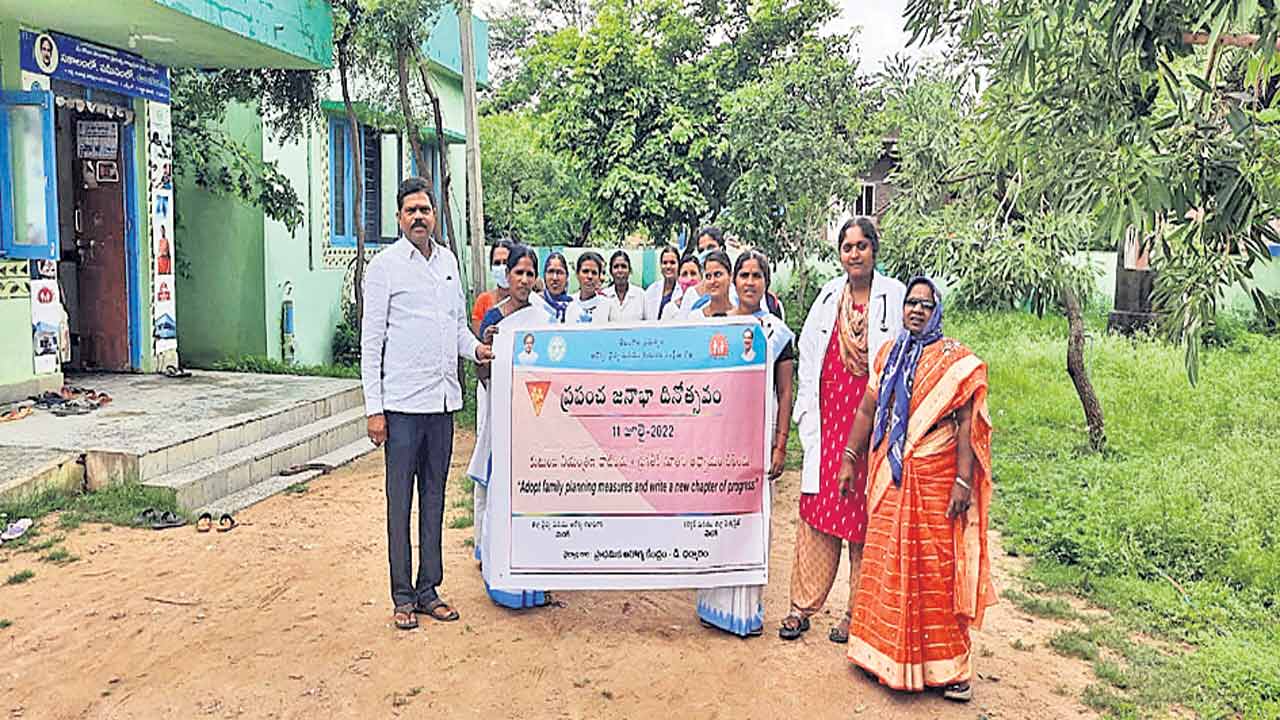 జనాభా నియంత్రణను పాటించాలి