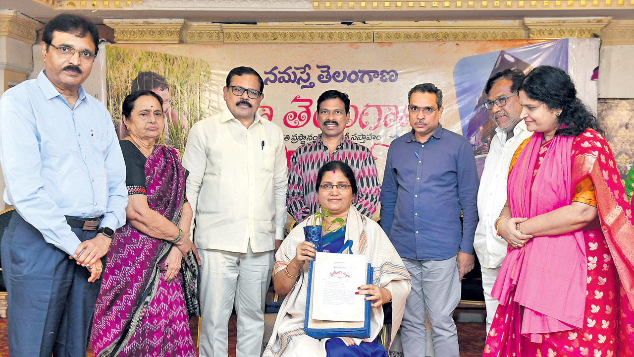 నా తెలంగాణ కోటి రతనాల వీణ