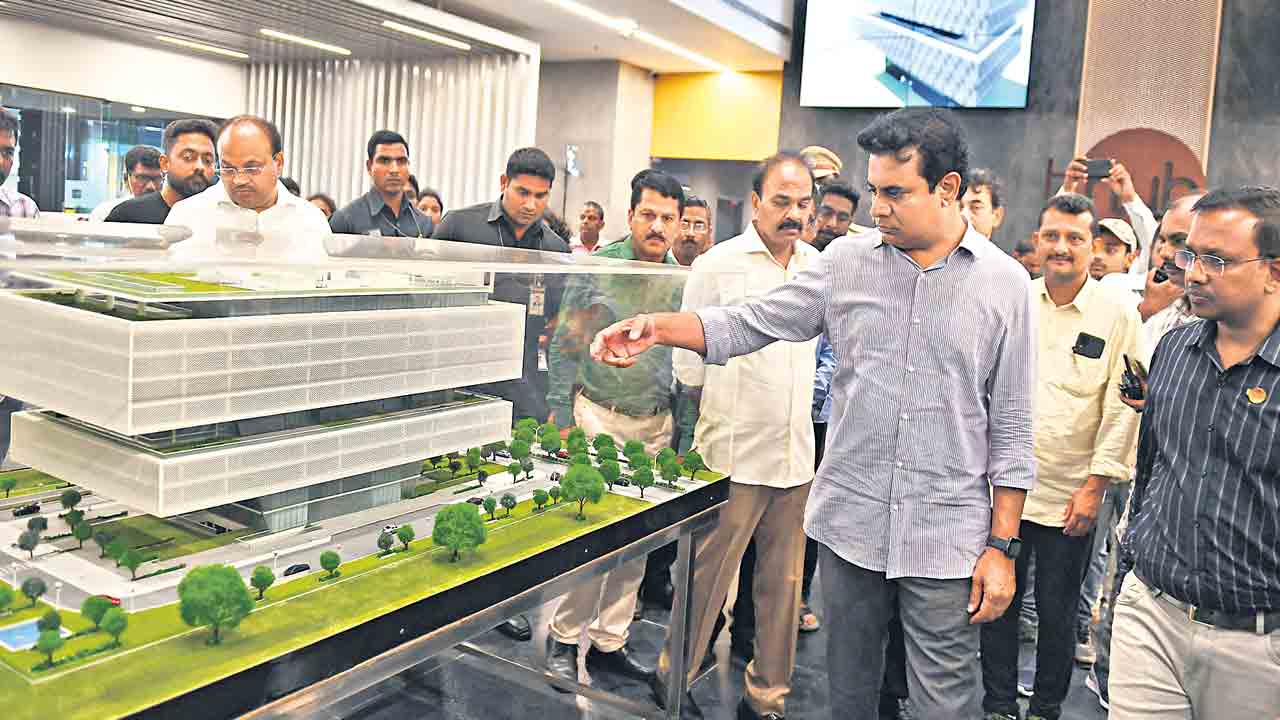 ఆవో.. దేఖో.. సీఖో!