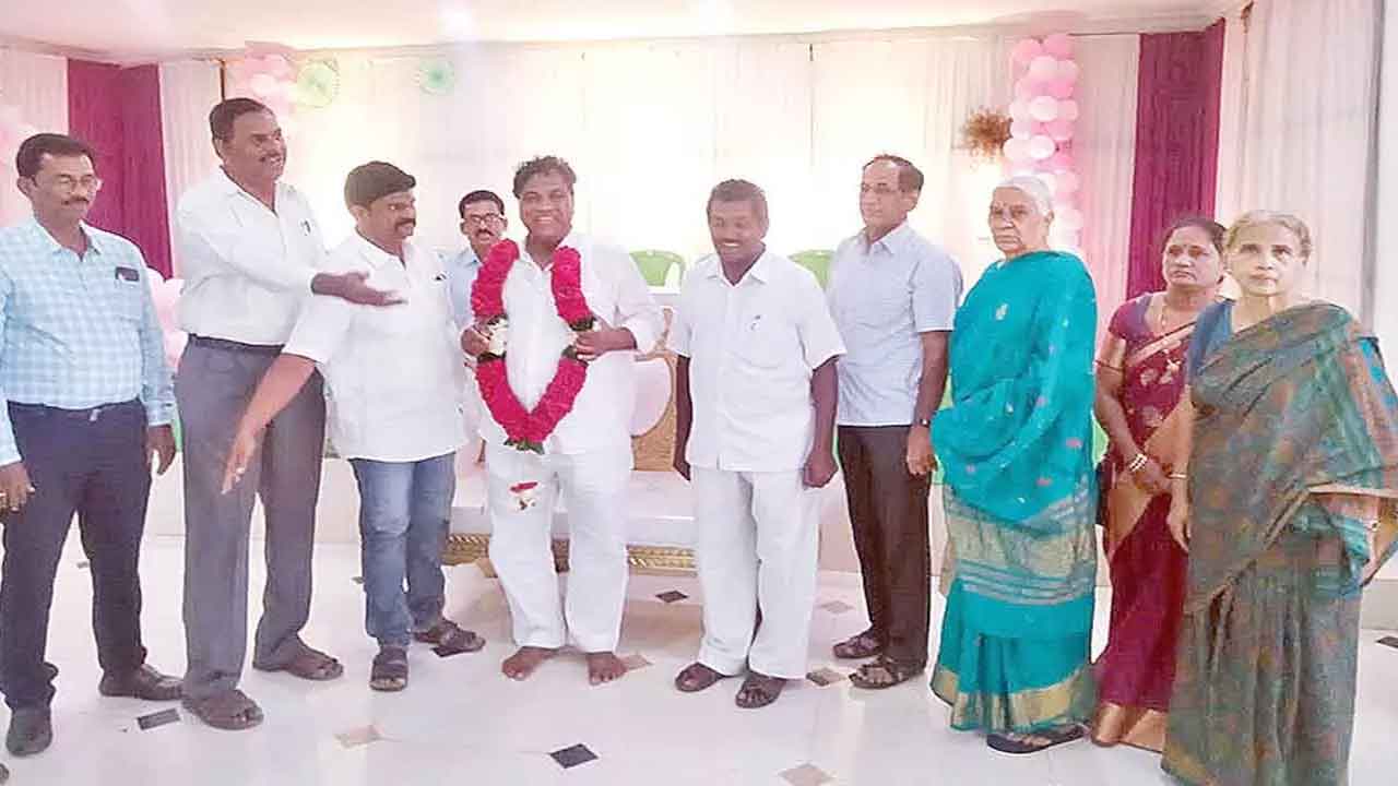 ఎమ్మెల్సీ గోరటి వెంకన్నకు అనంతపురంలో ఘన సత్కారం