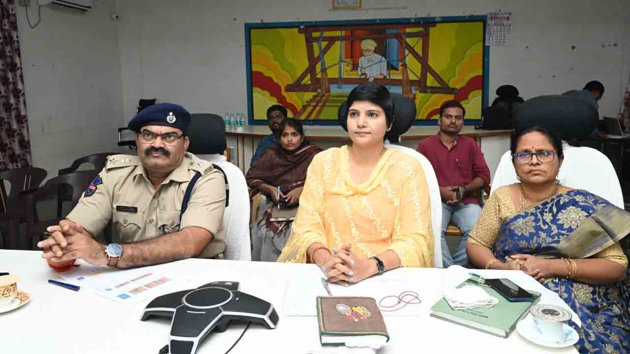 సురక్షిత ప్రాంతాలకు తరలించాలి