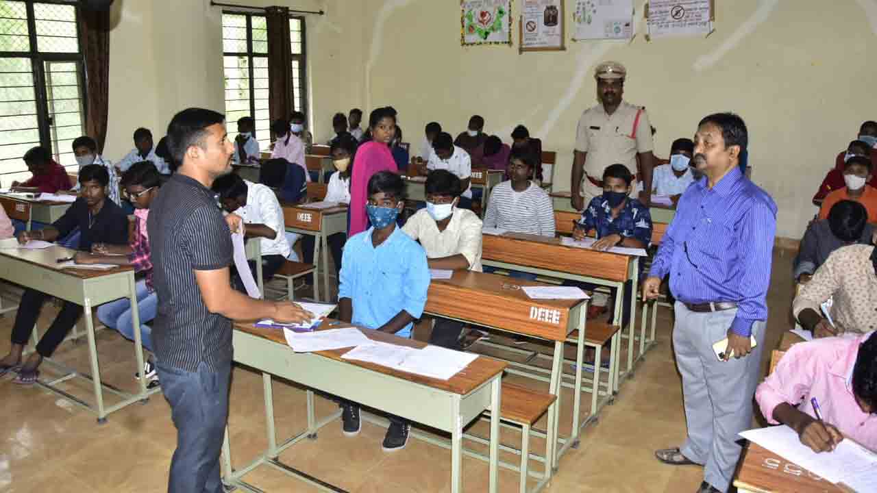 ప్రశాంతంగా పాలీసెట్‌