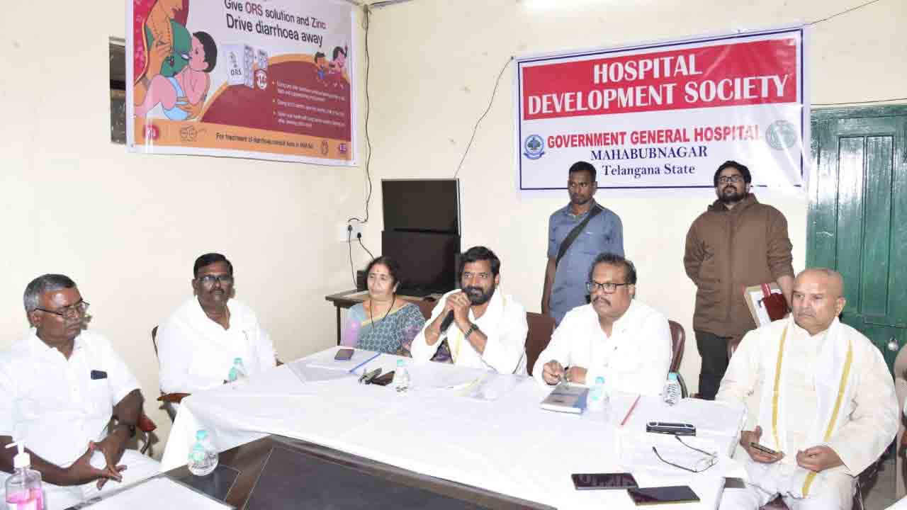 హైదరాబాద్‌కు దీటుగా తీర్చిదిద్ద్దుతాం