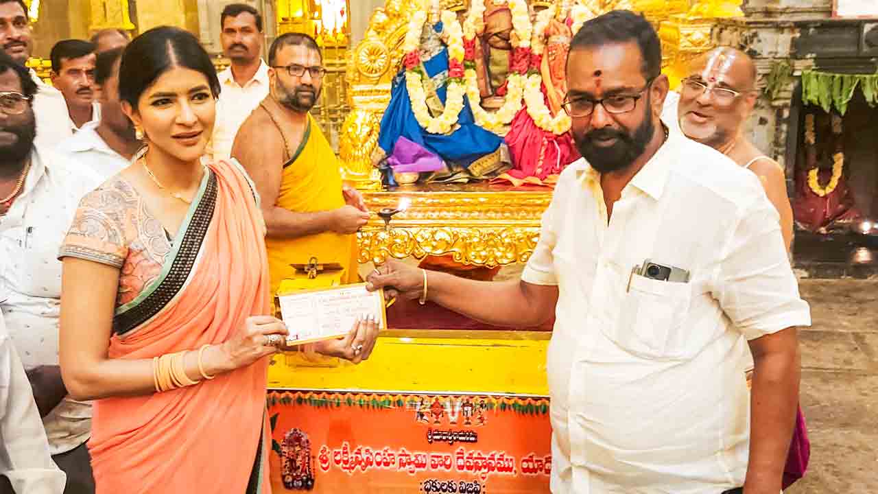 కోటి కుంకుమార్చనకు తరలిరండి