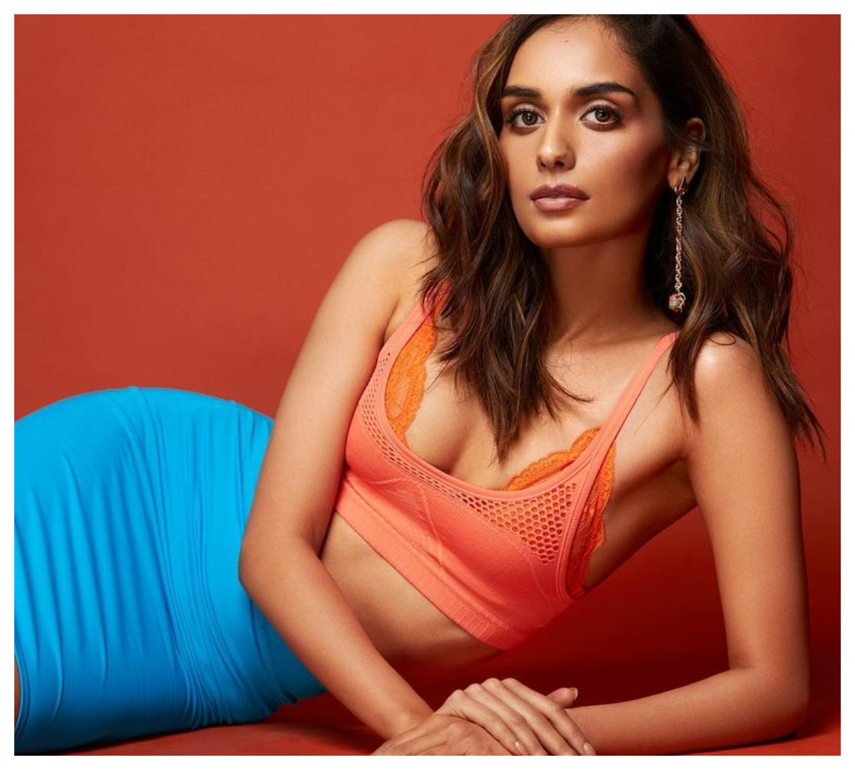 Manushi Chhillar | ఓర చూపుల‌తో చంపేస్తున్న‌ మానుషి చిల్లర్..