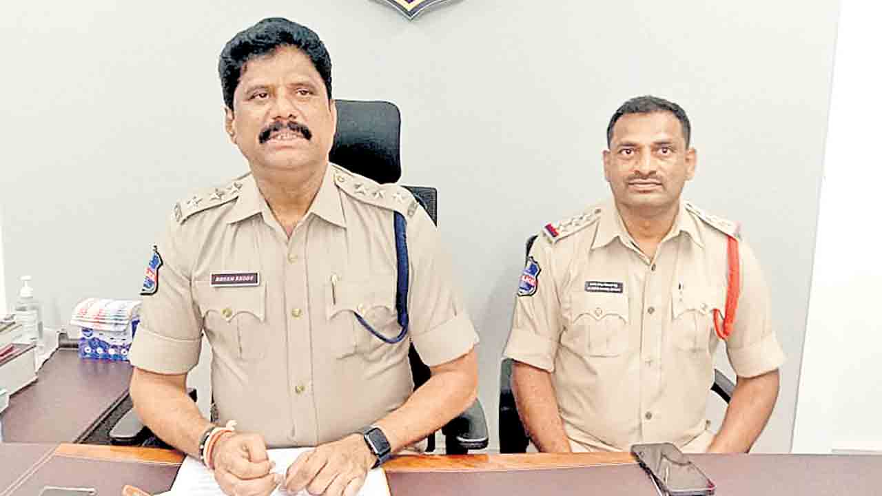 21 మంది పందెంరాయుళ్ల అరెస్ట్‌