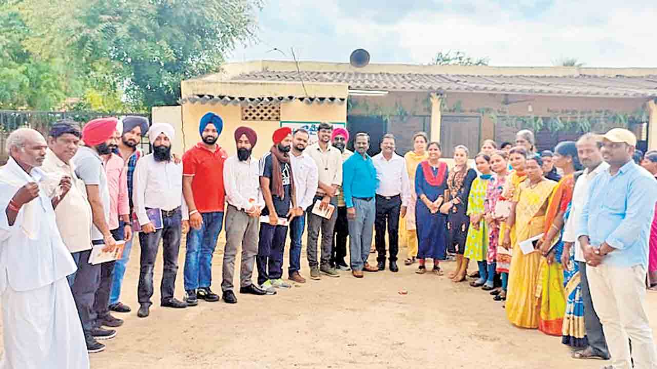 నస్తీపూర్‌ను సందర్శించిన పంజాబ్‌ బృందం