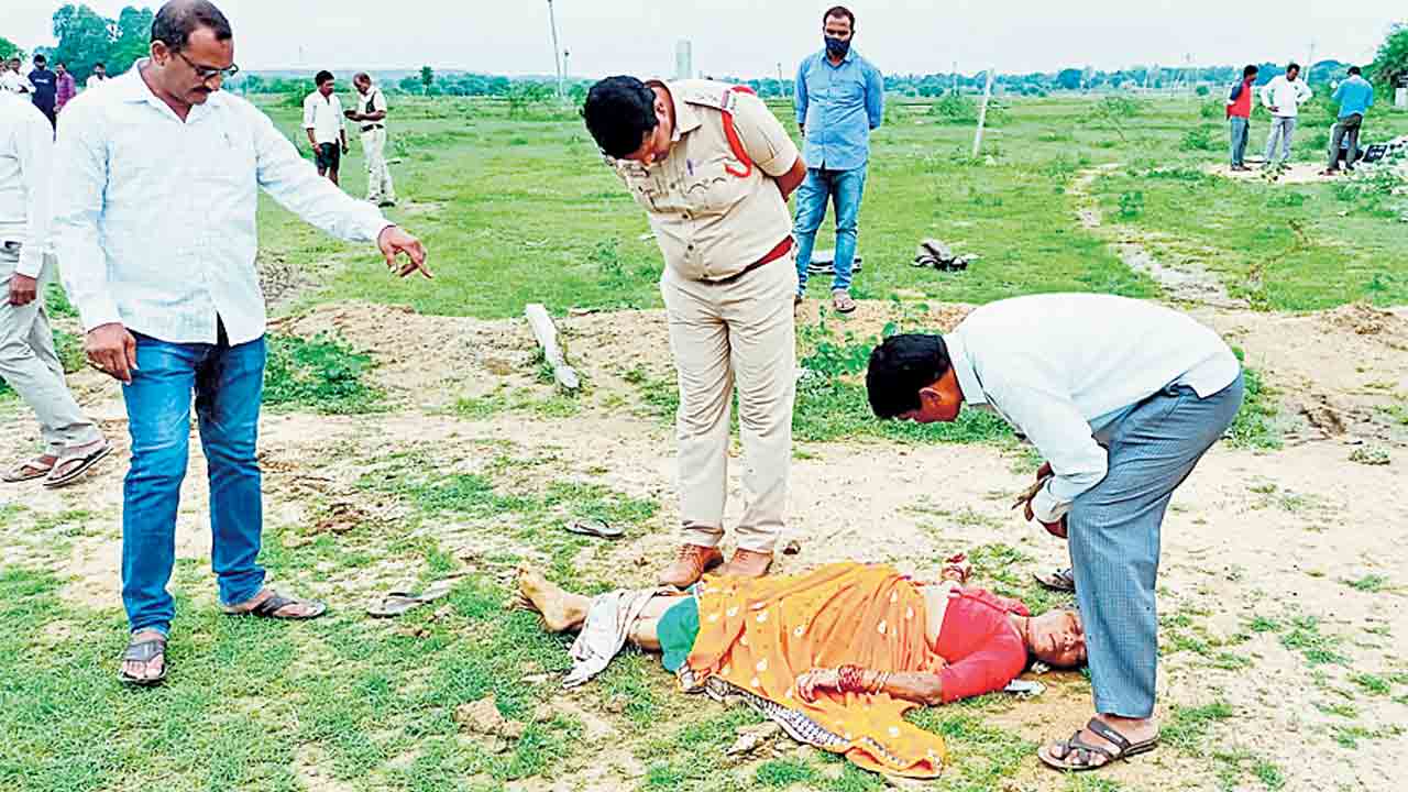 అనుమానాస్పద స్థితిలో మహిళ మృతి