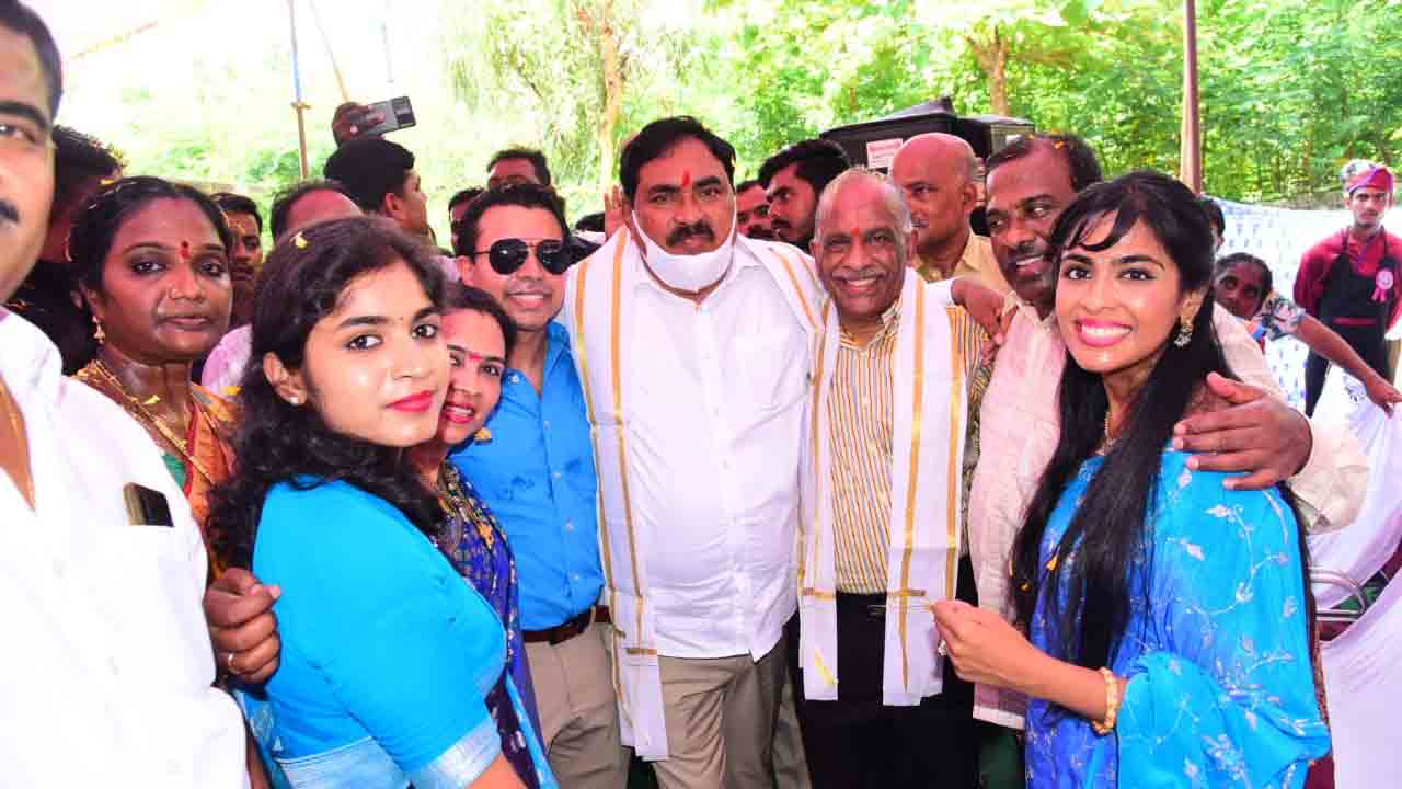 చర్లపాలెంలో డాక్టర్ రాజేందర్ రెడ్డి సేవలు అభినందనీయం: మంత్రి ఎర్రబెల్లి దయాకర్ రావు