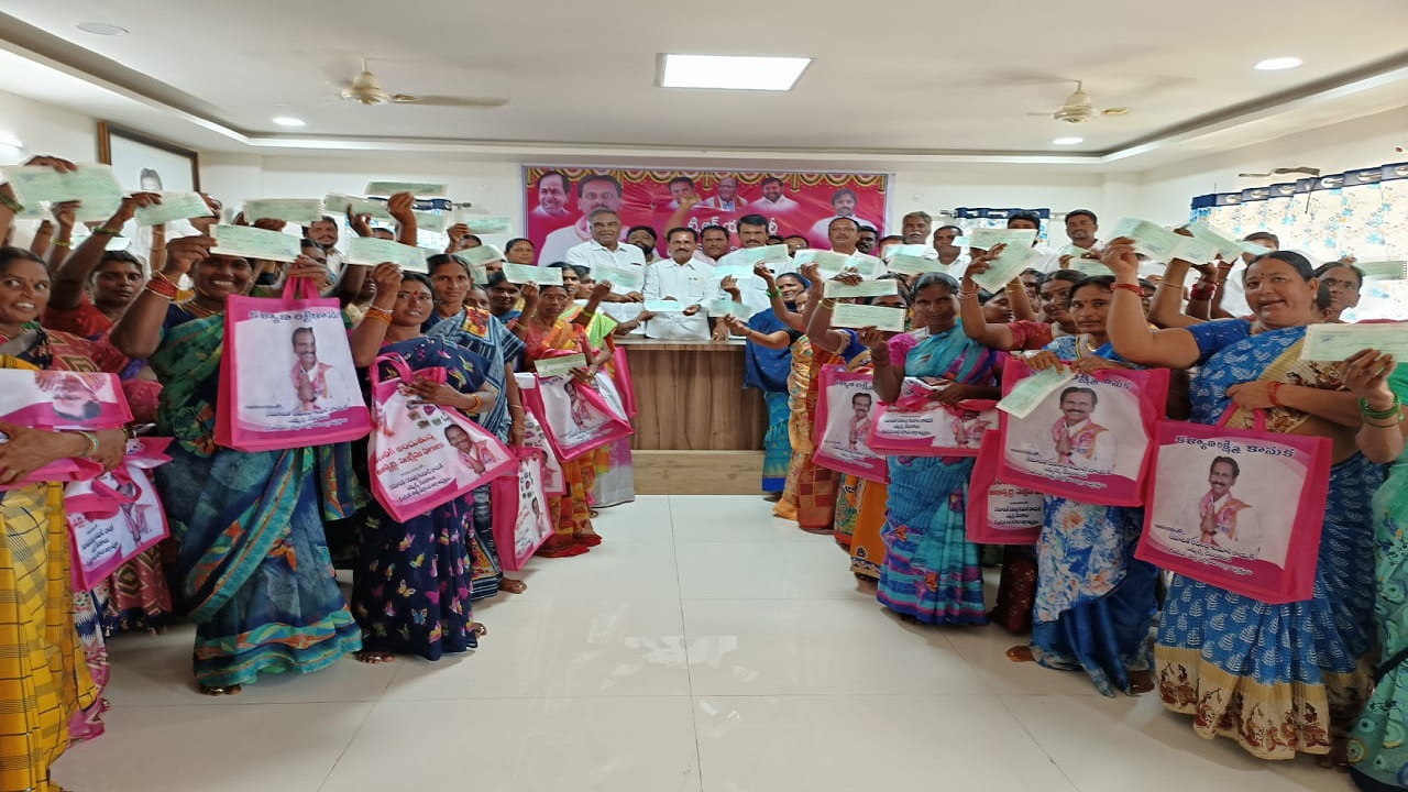 మహిళాభ్యున్నతికి అధిక ప్రాధాన్యం