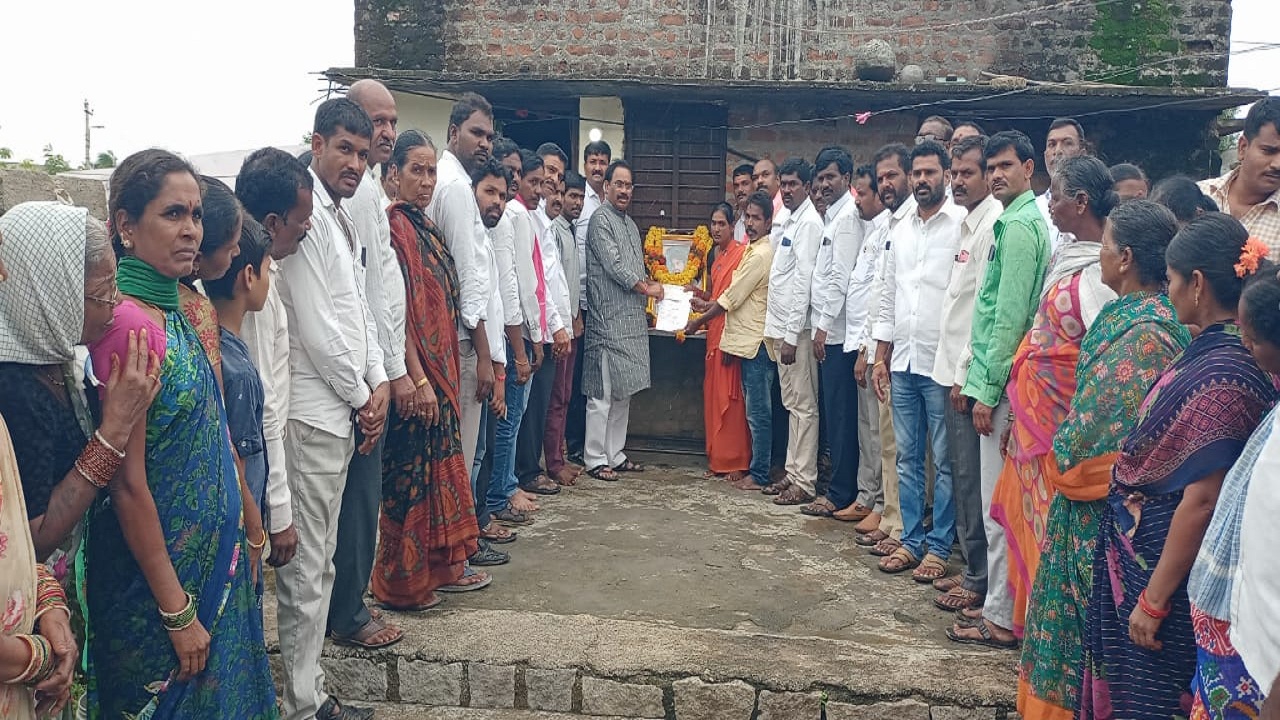 కార్యకర్తలకు అండగా టీఆర్‌ఎస్‌