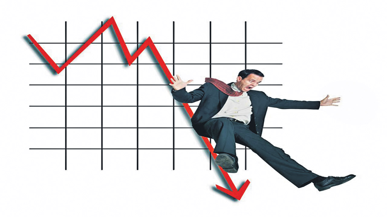 గరిష్టస్థాయిలో అమ్మకాల ఒత్తిడి