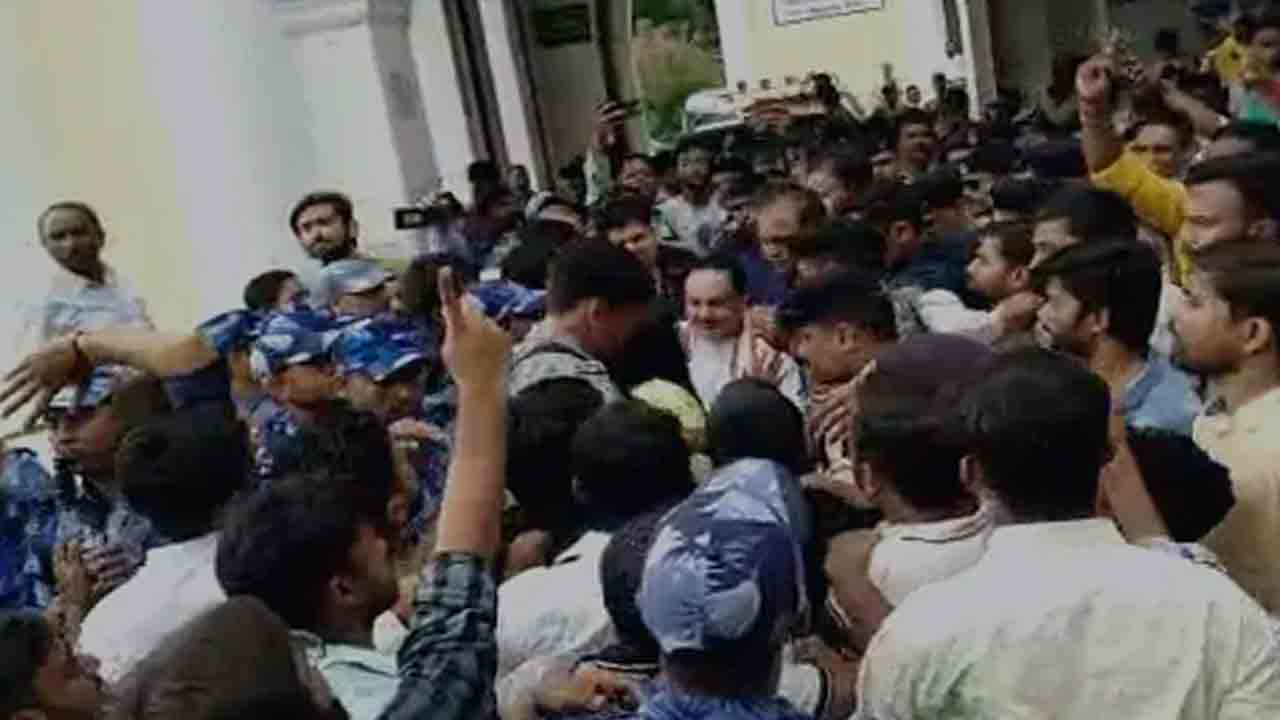 పూర్వ కాలేజీలో నడ్డాకు చేదు అనుభవం… గో బ్యాక్‌ అంటూ విద్యార్థుల నిరసన