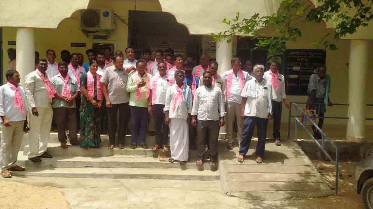 పాలపై జీఎస్టీ సిగ్గుచేటు