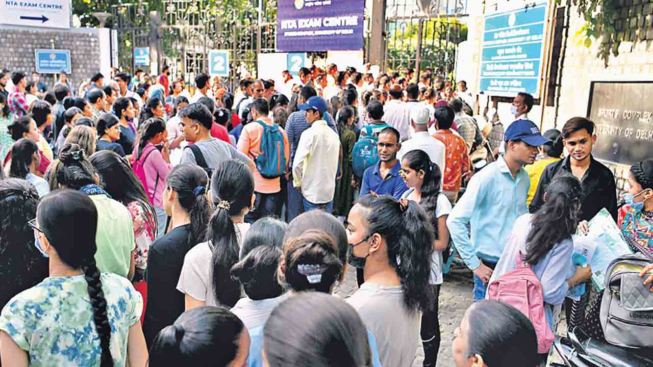 సీయూఈటీ నిర్వహణ లోపాలపై విమర్శలు