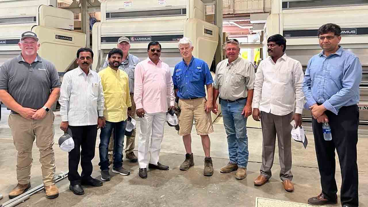 అమెరికాలో ప‌త్తి సాగును ప‌రిశీలించిన‌ మంత్రి నిరంజ‌న్ రెడ్డి