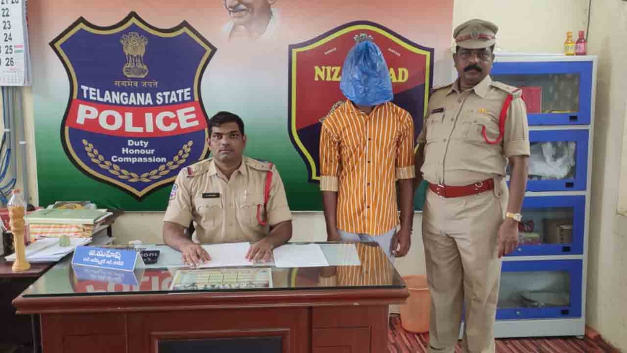 ప్రేమించట్లేదని గొంతుకోశాడు